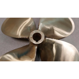 4-Blatt Wellenpropeller 13x10 RH 25mm