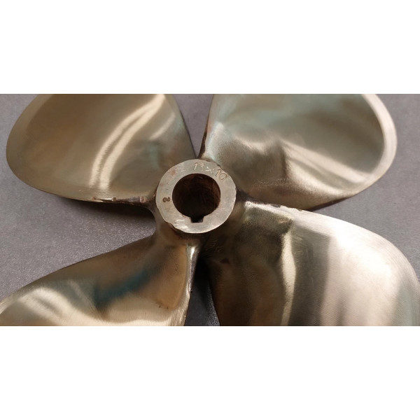 4-Blatt Wellenpropeller 13x10 RH 25mm